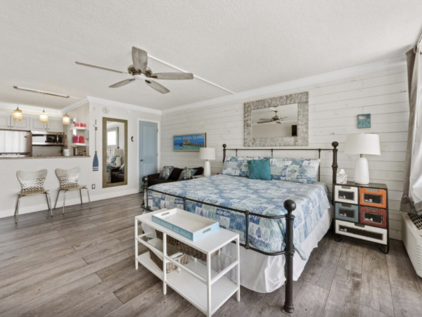 Beachfront Studio Beautiful Gulf Views